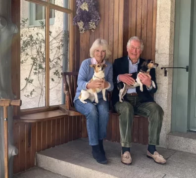 camilla-charles-dogs